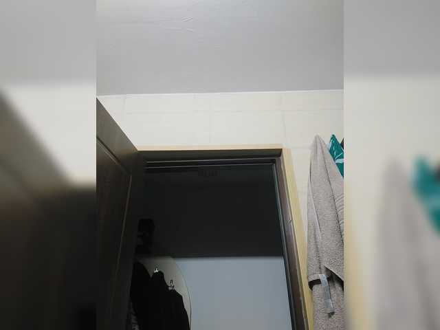 Lulu-Erotica's BongaCams show and profile