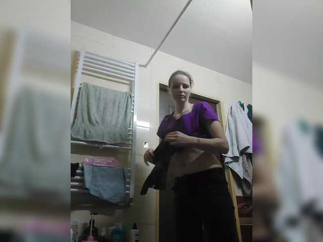 Lulu-Erotica's BongaCams show and profile