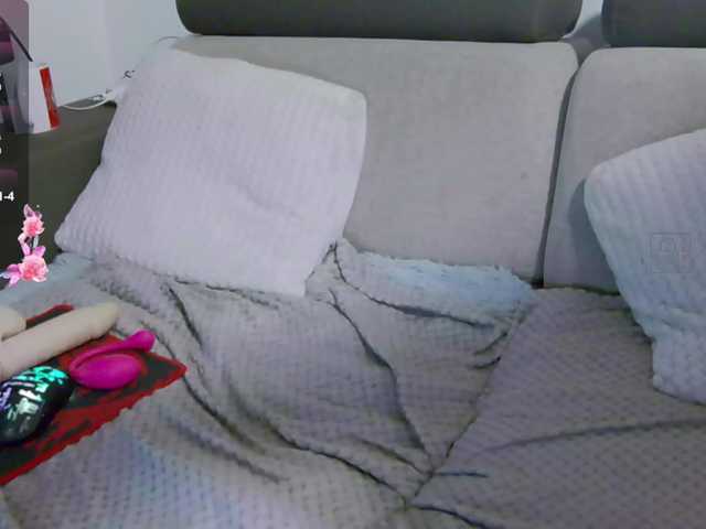 Lulu-Erotica's BongaCams show and profile