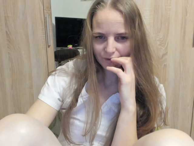 Lulu-Erotica's BongaCams show and profile