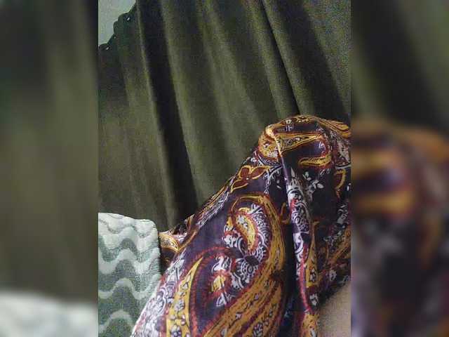 Lulu-Erotica's BongaCams show and profile