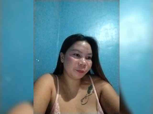 Msbuttie (30, Asian Cam Girl) performing ass fucking.