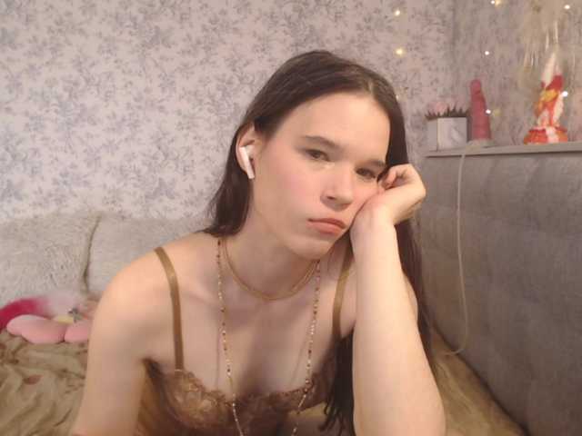 Nicole-Petit's BongaCams show and profile