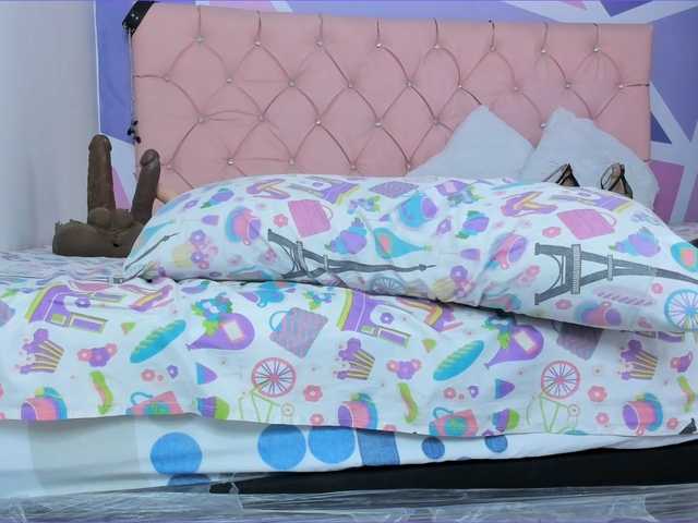 AngieCandy's BongaCams show and profile