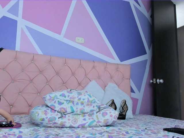 AngieCandy's BongaCams show and profile