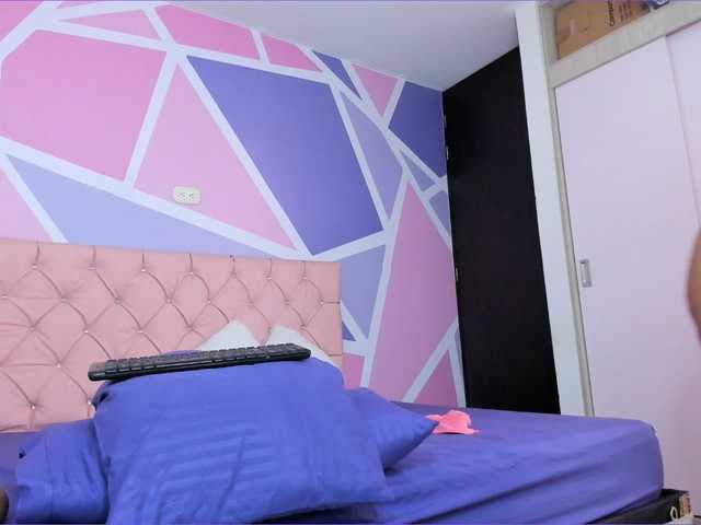 AngieCandy's BongaCams show and profile