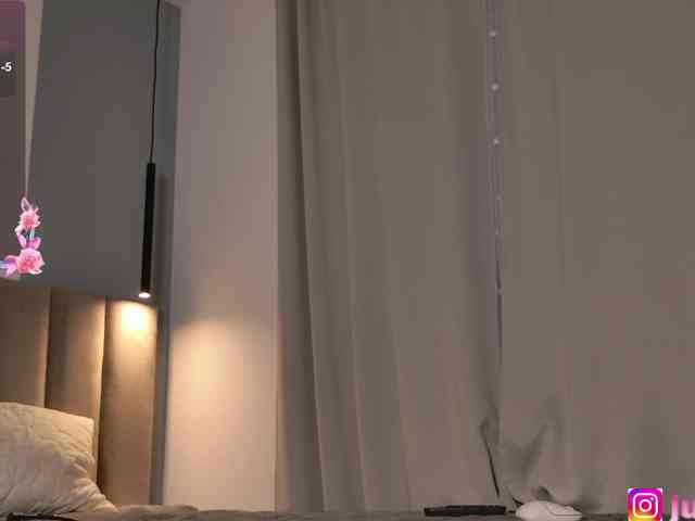 WOWJULIA webcam
