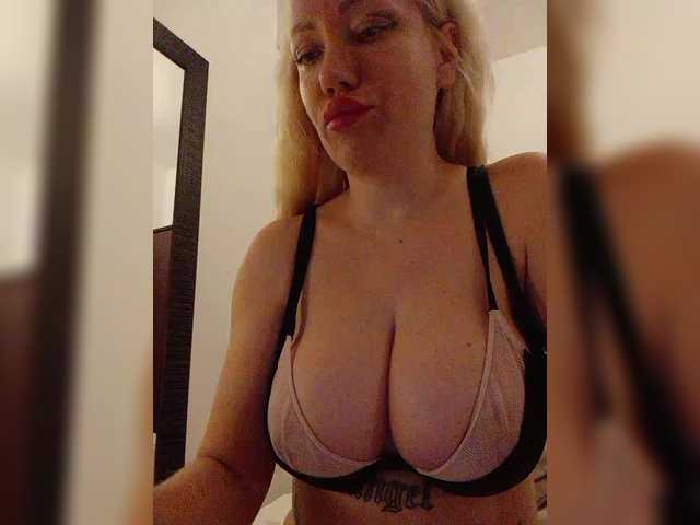 Sofia1818's BongaCams show and profile