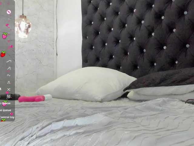 Sophiietaylor's BongaCams show and profile