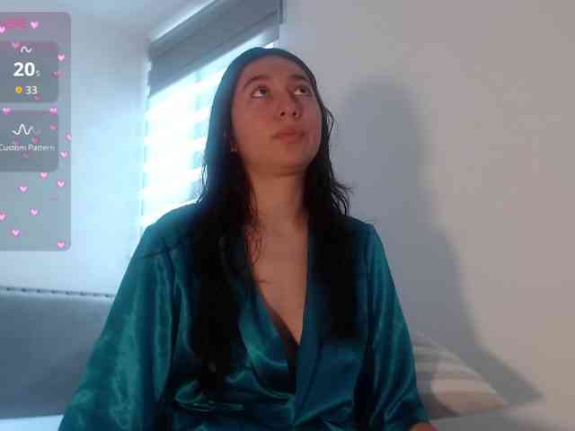 Sara_Trix webcam