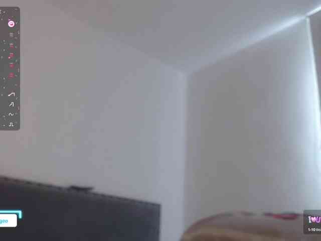 Sara_Trix webcam