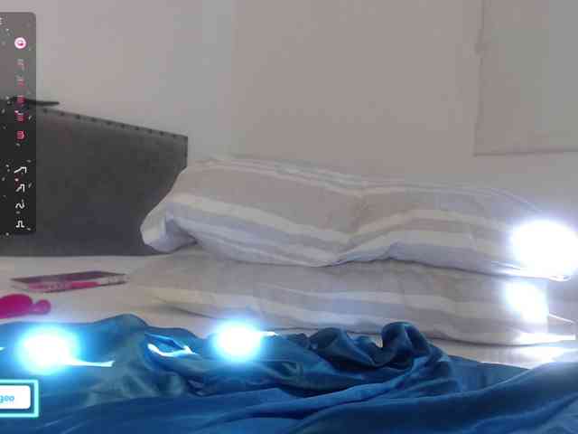 Sara_Trix webcam