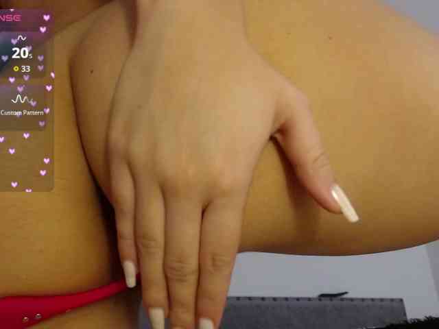 Sara_Trix webcam