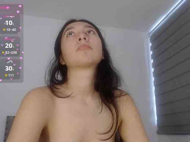 Sara_Trix webcam