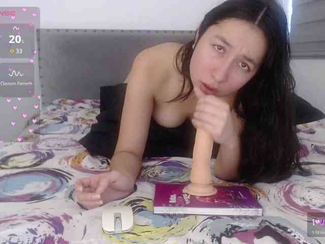 Sara_Trix webcam