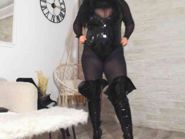 XMistressDeax webcam