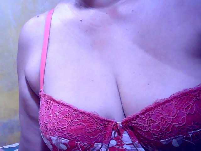 Carmela4u's BongaCams show and profile