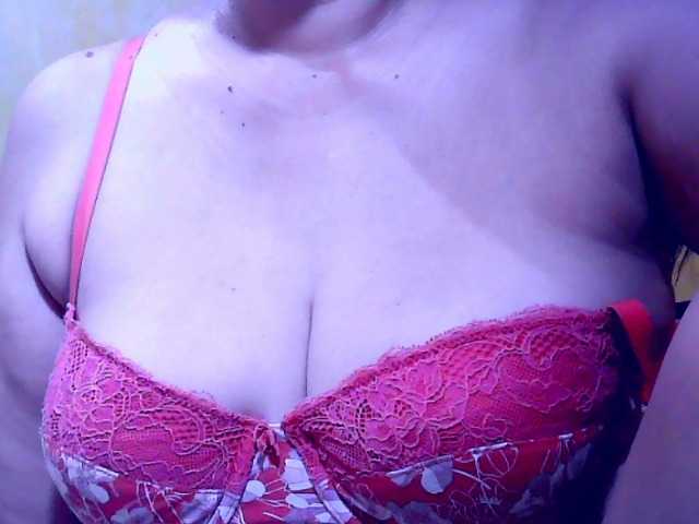 Carmela4u's BongaCams show and profile