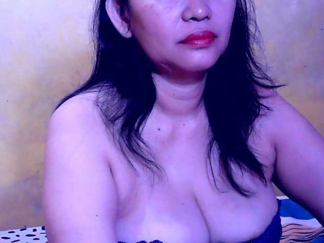 Carmela4u's BongaCams show and profile