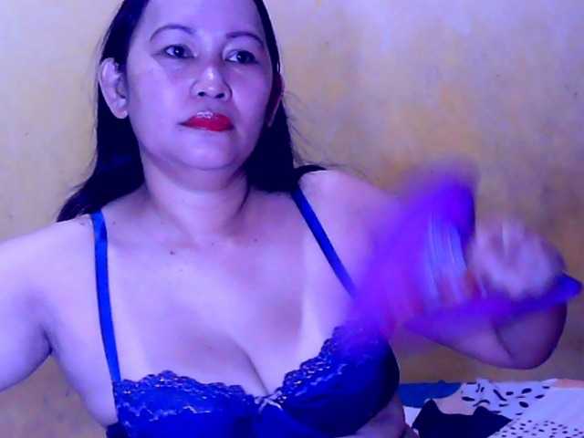 Carmela4u's BongaCams show and profile