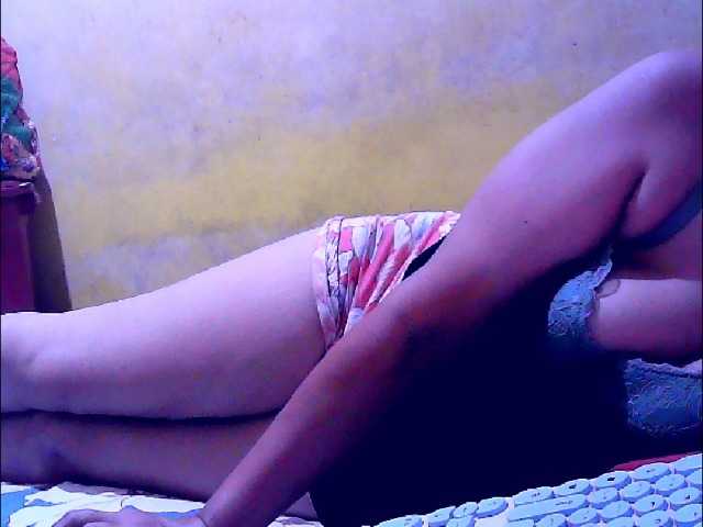 Carmela4u's BongaCams show and profile