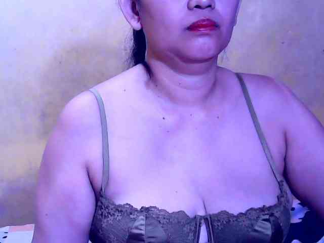 Carmela4u Live Webcam on BongaCams