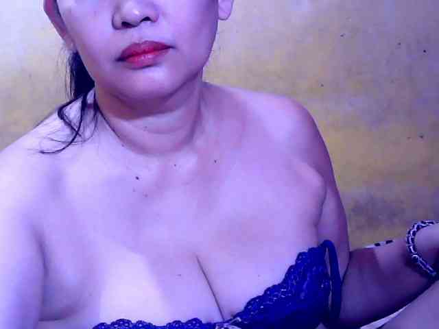 SweetMonlight webcam