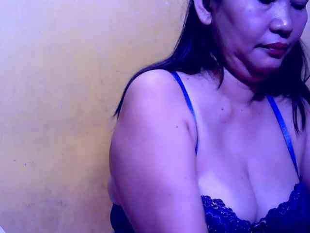 Carmela4u Live Webcam on BongaCams