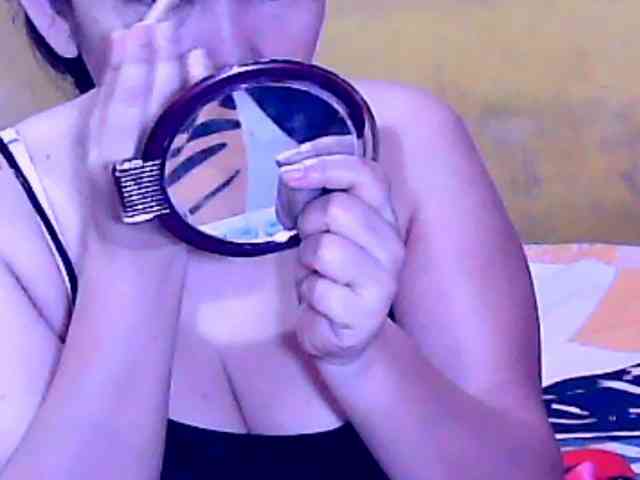 SweetMonlight webcam