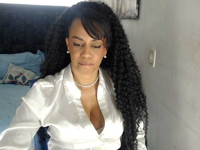 karlie-hot webcam bongacams model stream image