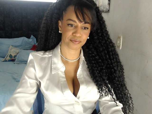 karlie-hot's BongaCams show and profile