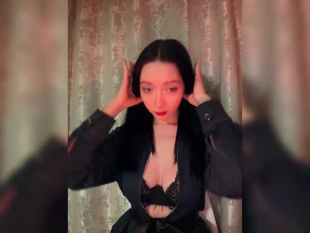 WeQueen-'s BongaCams show and profile