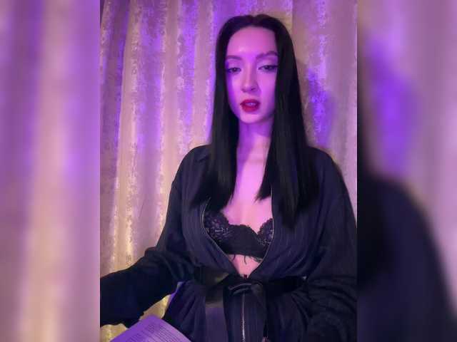 WeQueen-'s BongaCams show and profile