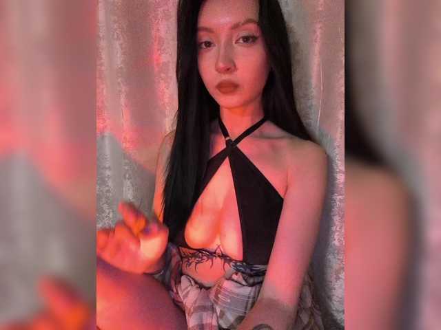 WeQueen-'s BongaCams show and profile