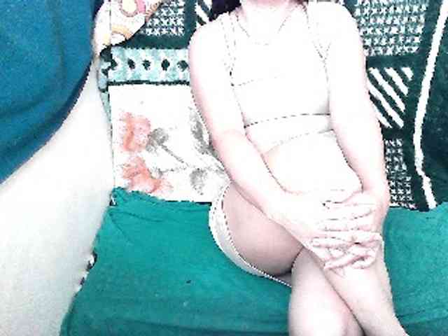 GrrrHottt18 webcam