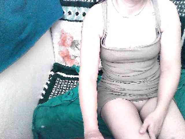 GrrrHottt18 webcam