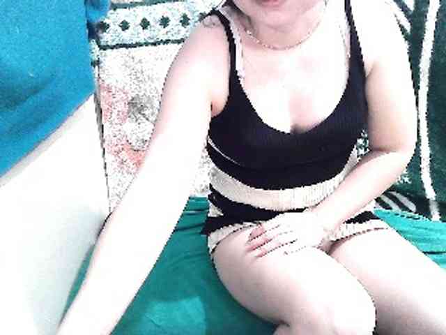 GrrrHottt18 webcam