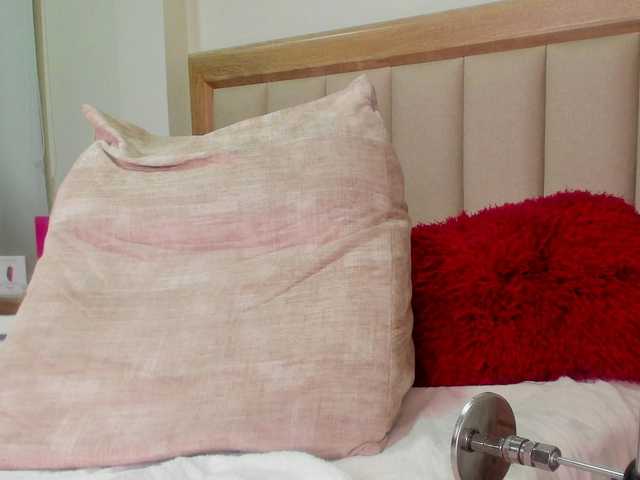 CaitlynLian's BongaCams show and profile