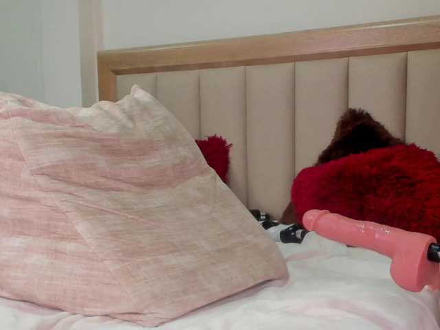 le modèle CaitlynLian est en webcam porno dans un show sur le site bongacams, il possède les tags suivants: Latino/Hispanic,Brunette,Trimmed