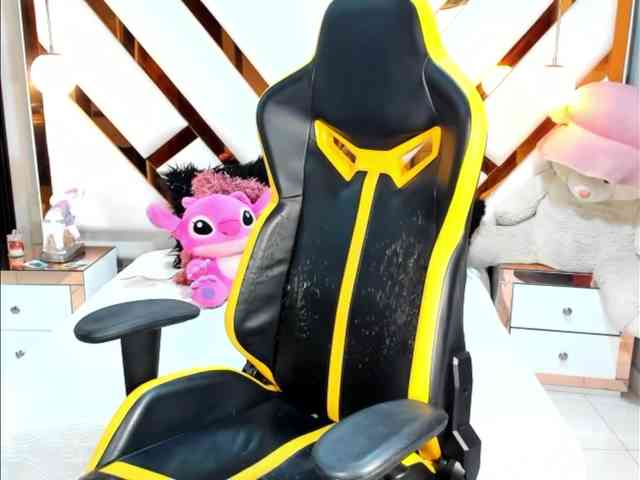 lady-ary webcam