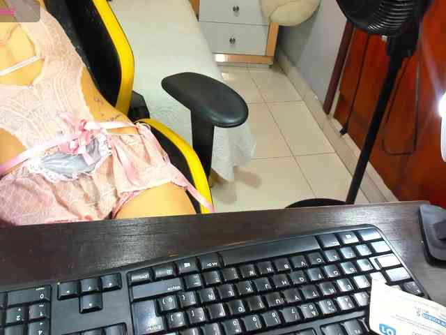lady-ary webcam
