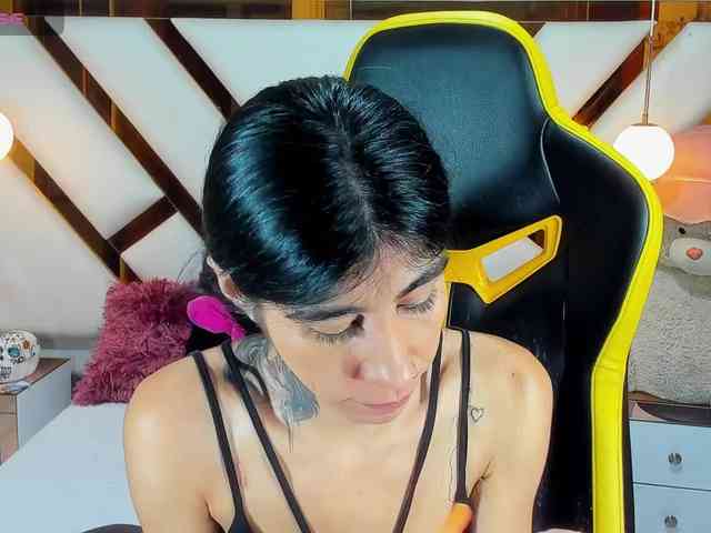 lady-ary webcam