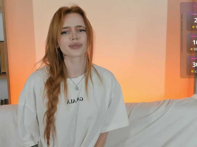  MissRedFox chat room