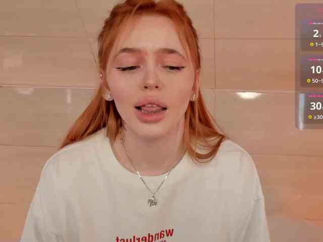 MissRedFox bongacams