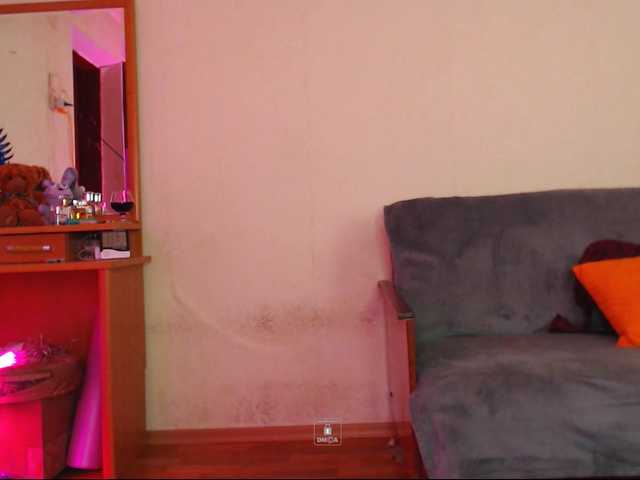 DiaFoxi's BongaCams show and profile