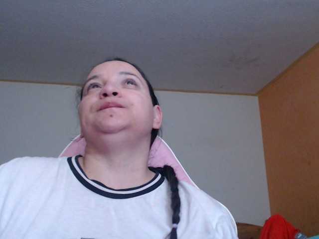 miaabrownn2's BongaCams show and profile