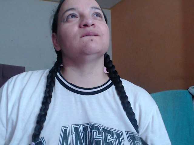 miaabrownn2's BongaCams show and profile