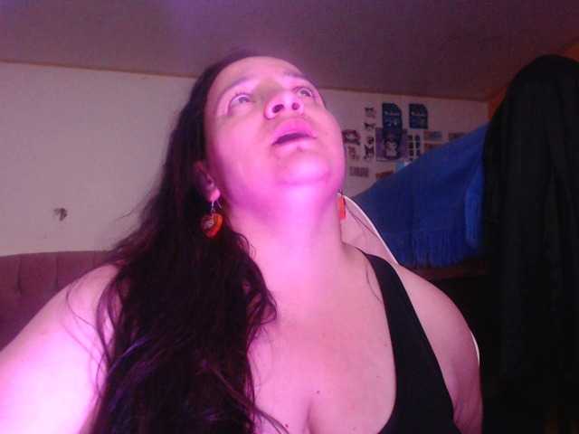 miaabrownn2's BongaCams show and profile