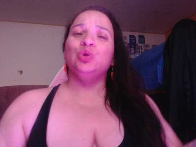 miaabrownn2's BongaCams show and profile