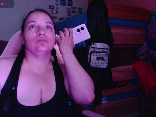 miaabrownn2's BongaCams show and profile